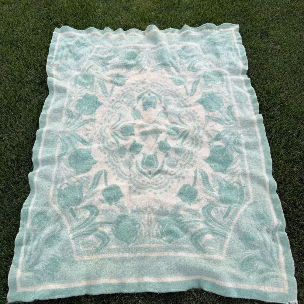 Vintage Orr Health All Wool Blanket Dutch Tulip Floral Seafoam Green 64x48 rare